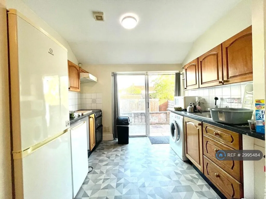 5 bedroom terraced house for rent