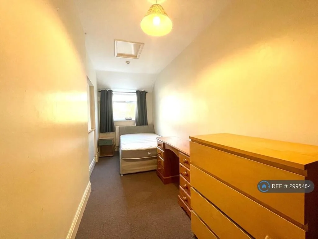 5 bedroom terraced house for rent