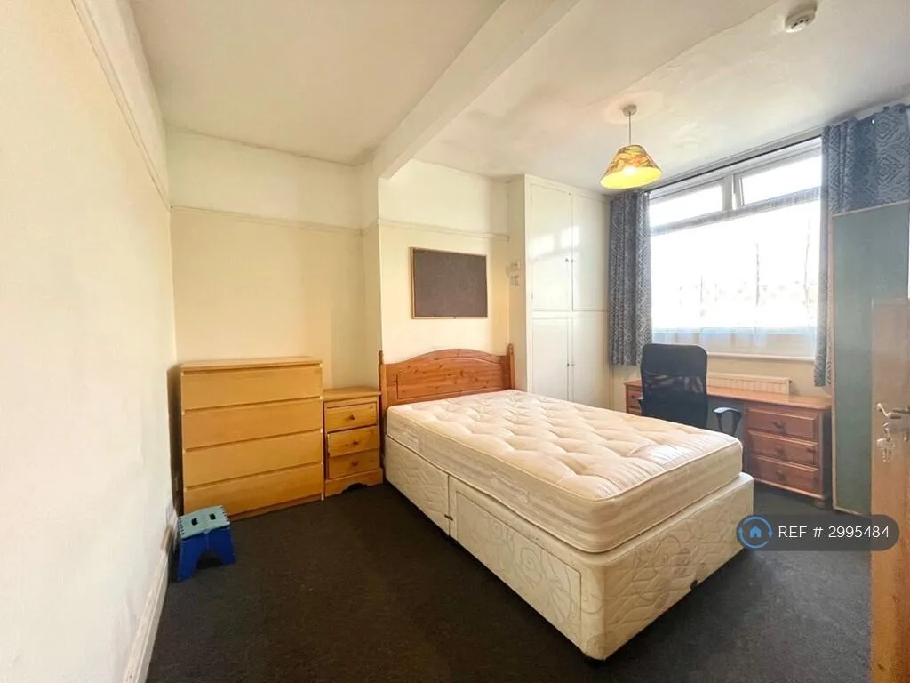 5 bedroom terraced house for rent