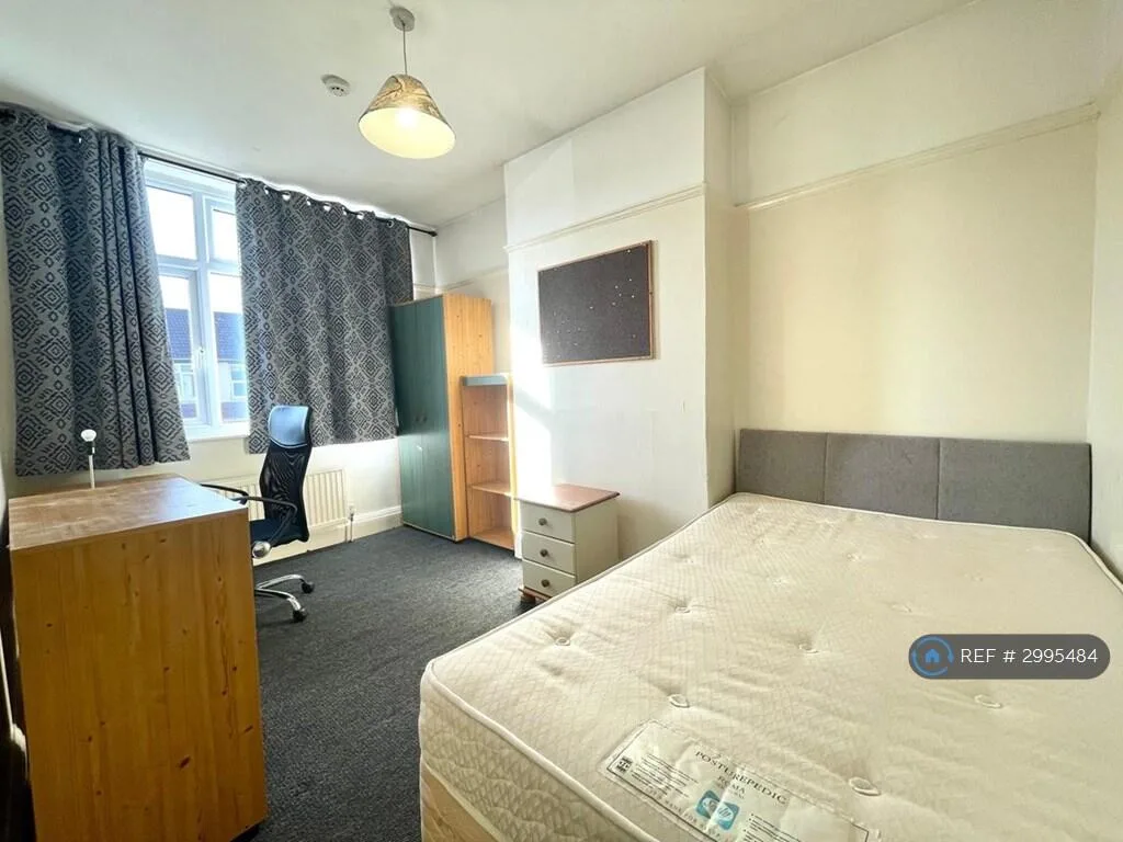 5 bedroom terraced house for rent