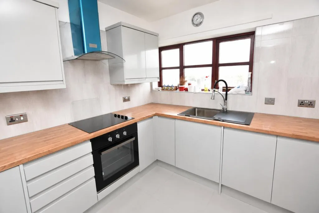 3 bedroom flat for rent
