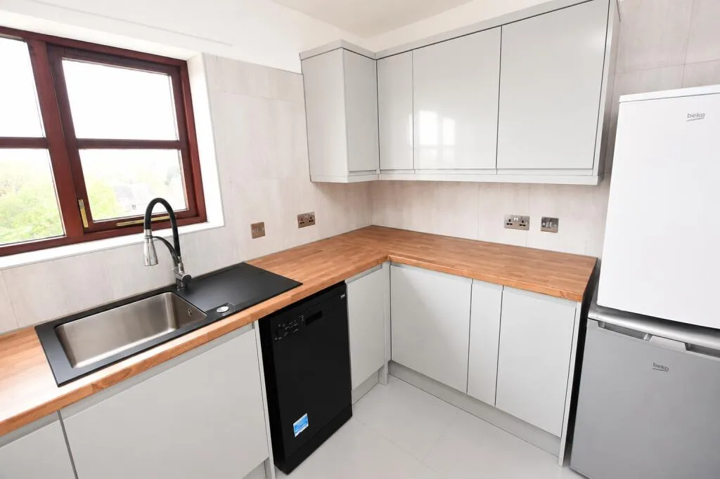 3 bedroom flat for rent