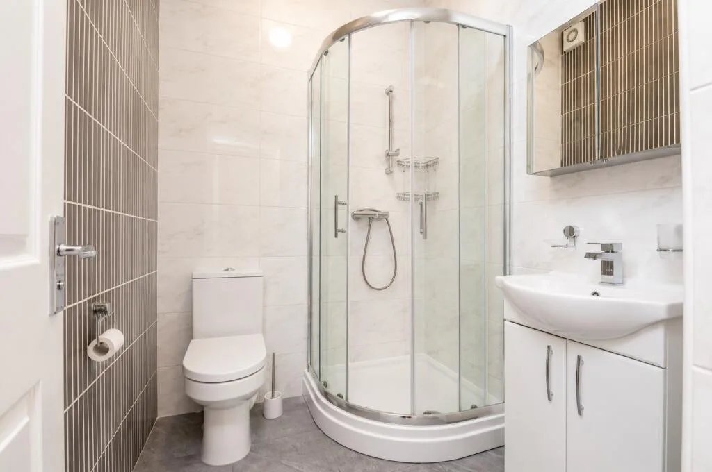 5 bedroom semi-detached house for rent