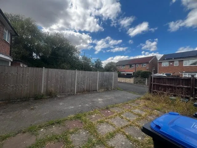 4 bedroom semi-detached house for rent