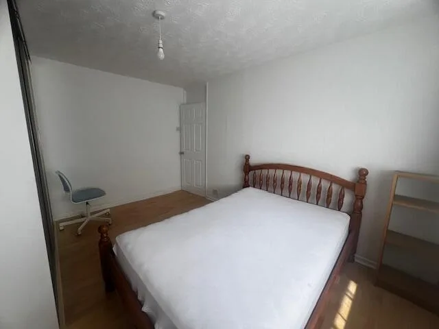 4 bedroom semi-detached house for rent