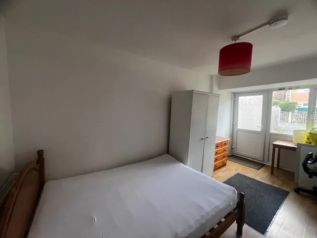 4 bedroom semi-detached house for rent