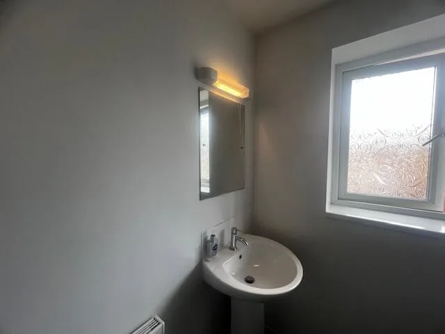 4 bedroom semi-detached house for rent