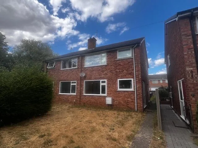 4 bedroom semi-detached house for rent