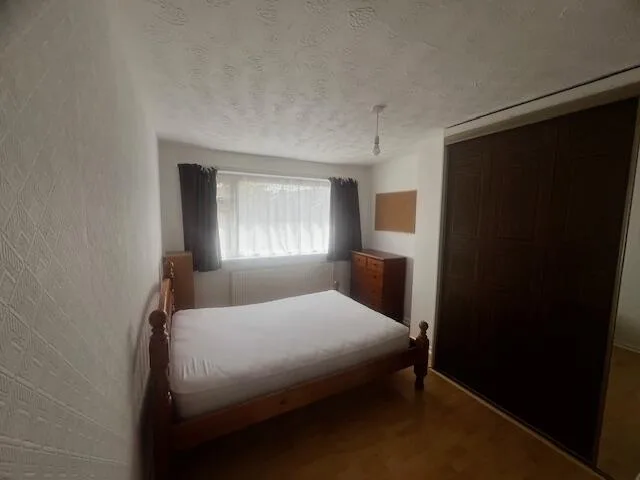 4 bedroom semi-detached house for rent