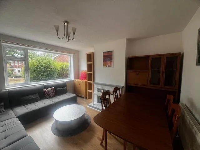 4 bedroom semi-detached house for rent