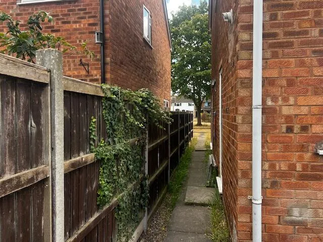 4 bedroom semi-detached house for rent