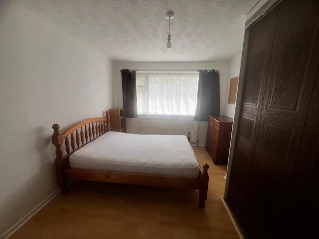 4 bedroom semi-detached house for rent