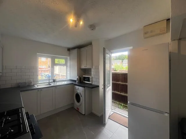 4 bedroom semi-detached house for rent