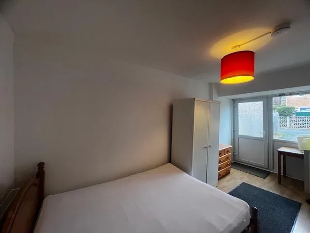 4 bedroom semi-detached house for rent