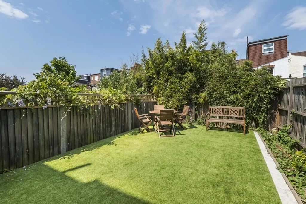 4 bedroom terraced house for rent