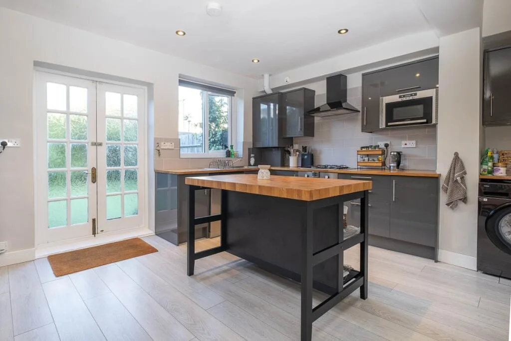 4 bedroom terraced house for rent