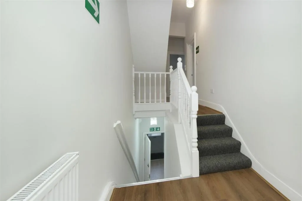 4 bedroom flat for rent