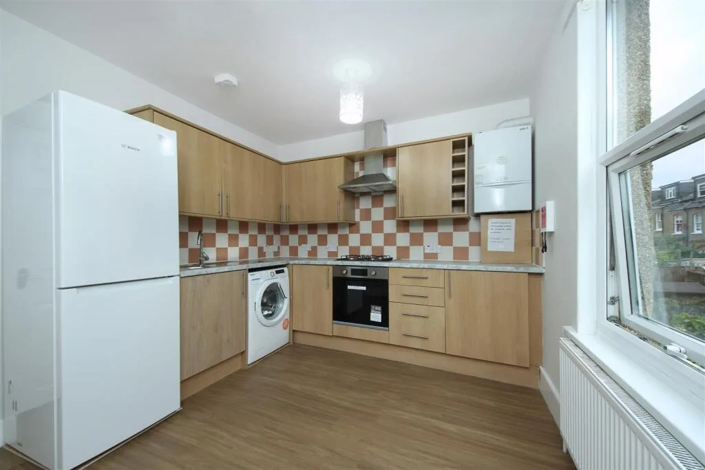 4 bedroom flat for rent