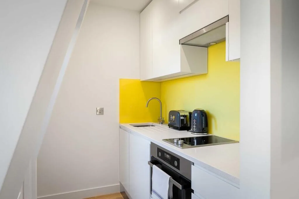 Serviced studio apartment for rent