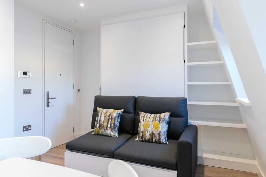 Serviced studio apartment for rent