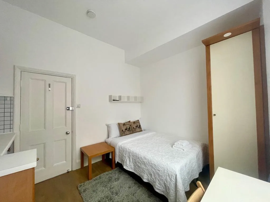 Studio flat for rent