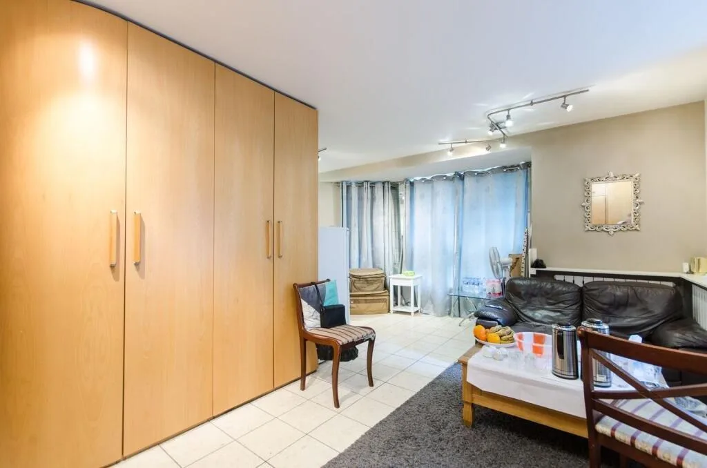 Studio flat for rent