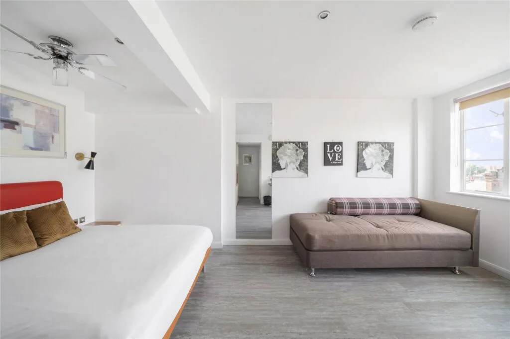 Studio flat for rent