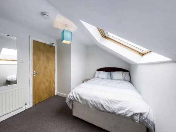 5 bedroom flat for rent