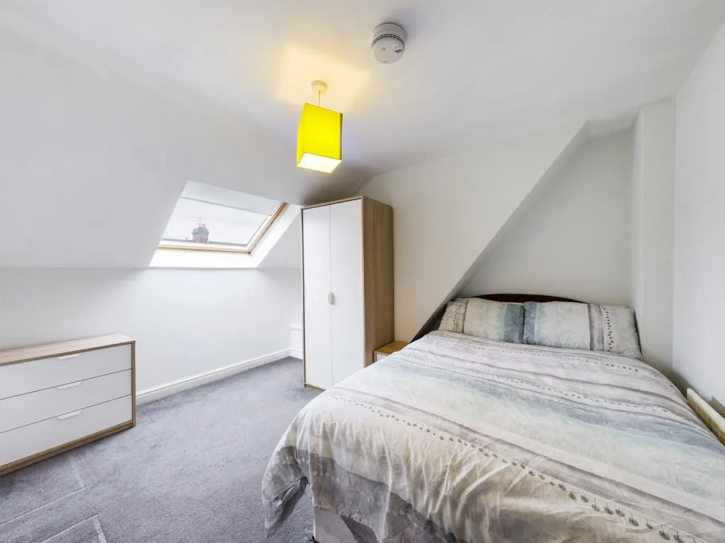 5 bedroom flat for rent