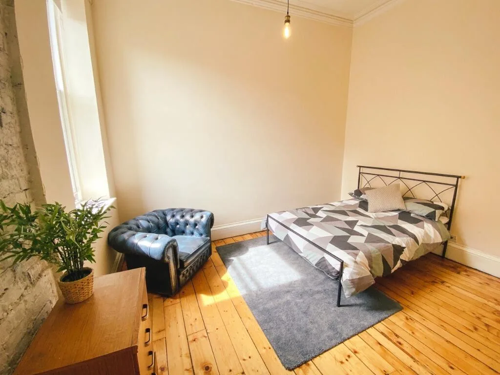5 bedroom flat for rent