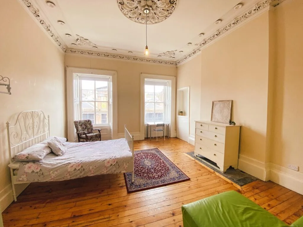 5 bedroom flat for rent