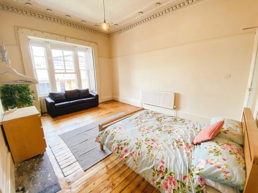 5 bedroom flat for rent