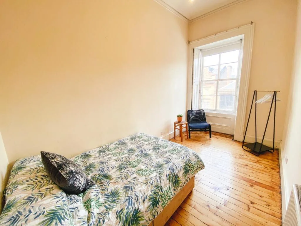5 bedroom flat for rent