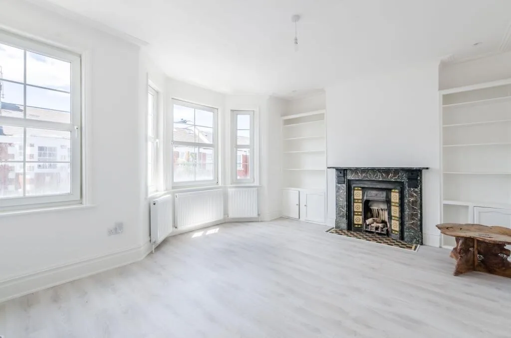 3 bedroom maisonette for rent