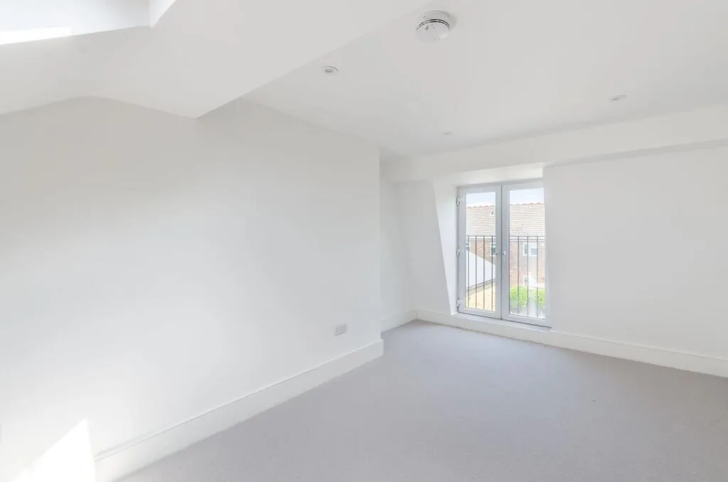 3 bedroom maisonette for rent