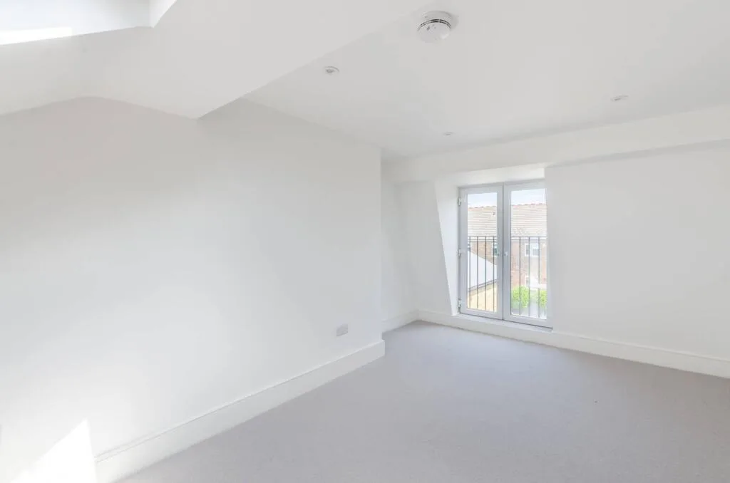 3 bedroom maisonette for rent