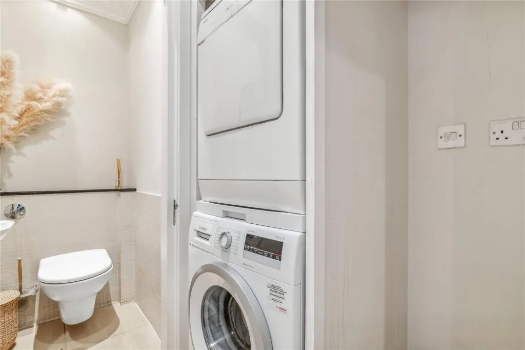2 bedroom mews property for rent