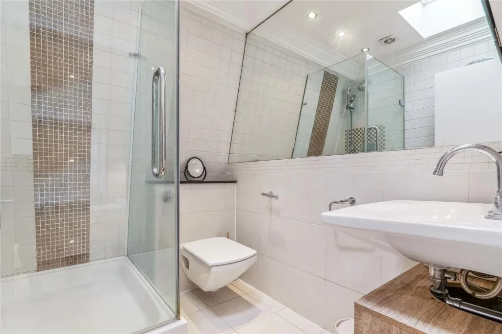 2 bedroom mews property for rent