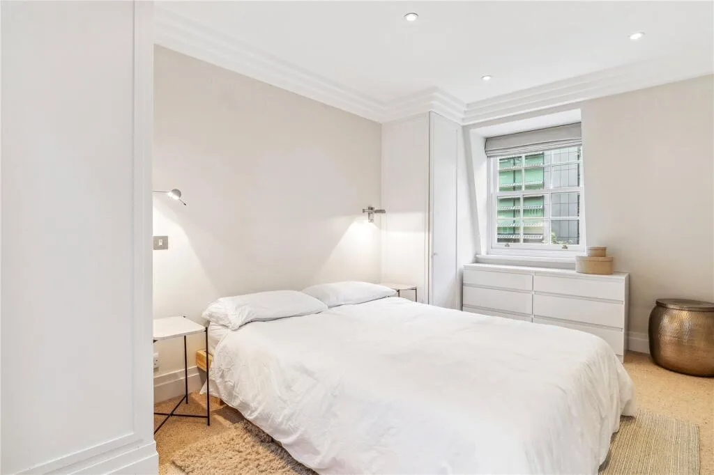 2 bedroom mews property for rent