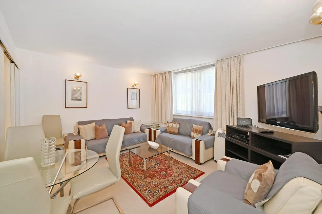 1 bedroom maisonette for rent