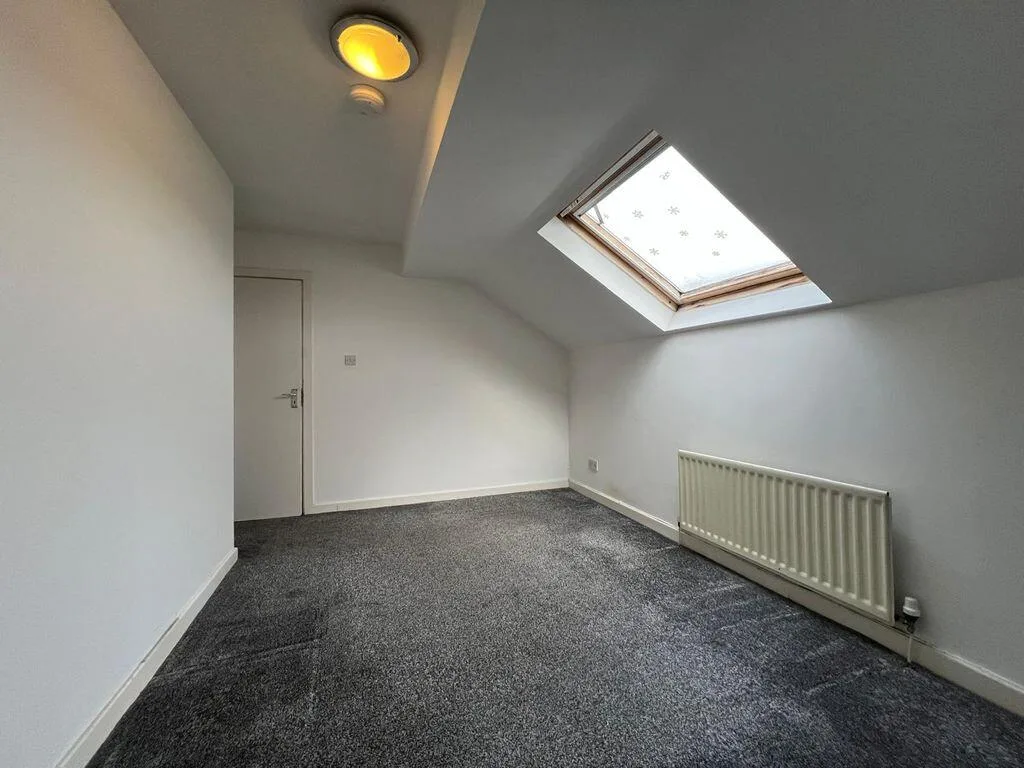 5 bedroom maisonette for rent