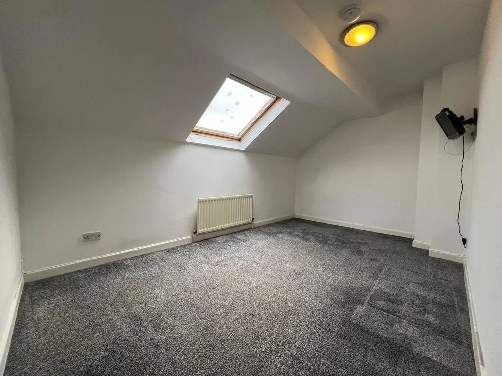 5 bedroom maisonette for rent