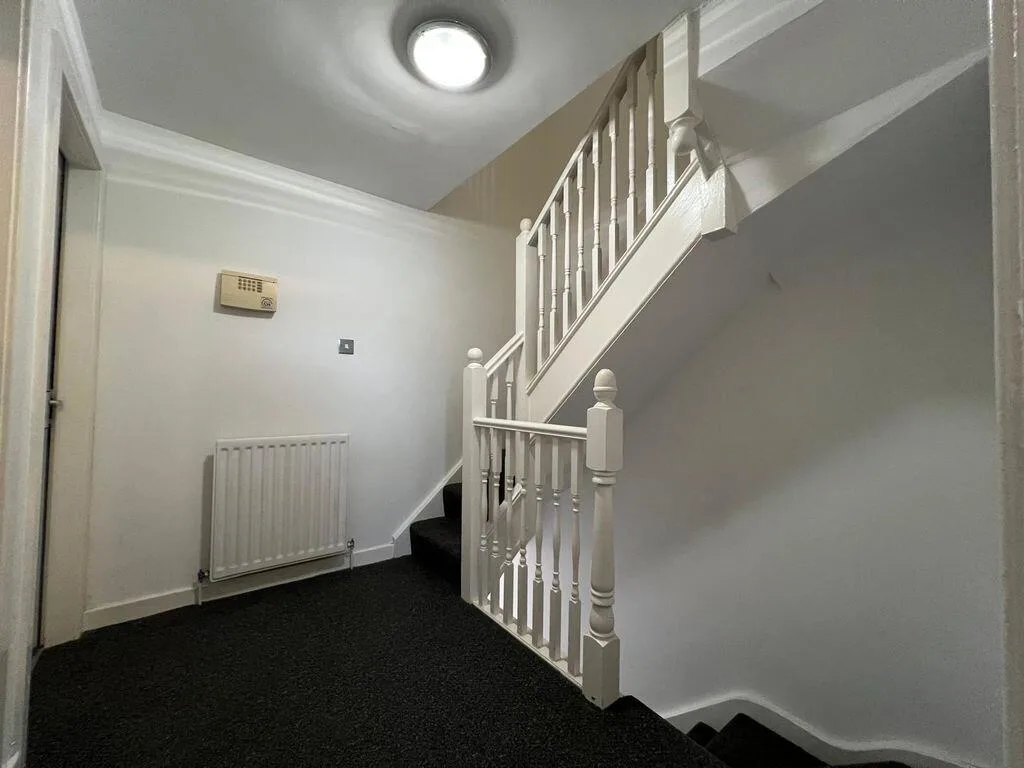 5 bedroom maisonette for rent
