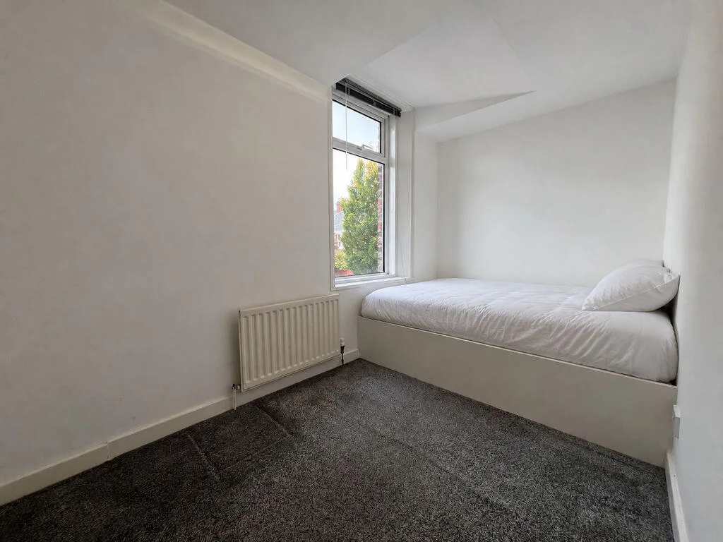 5 bedroom maisonette for rent