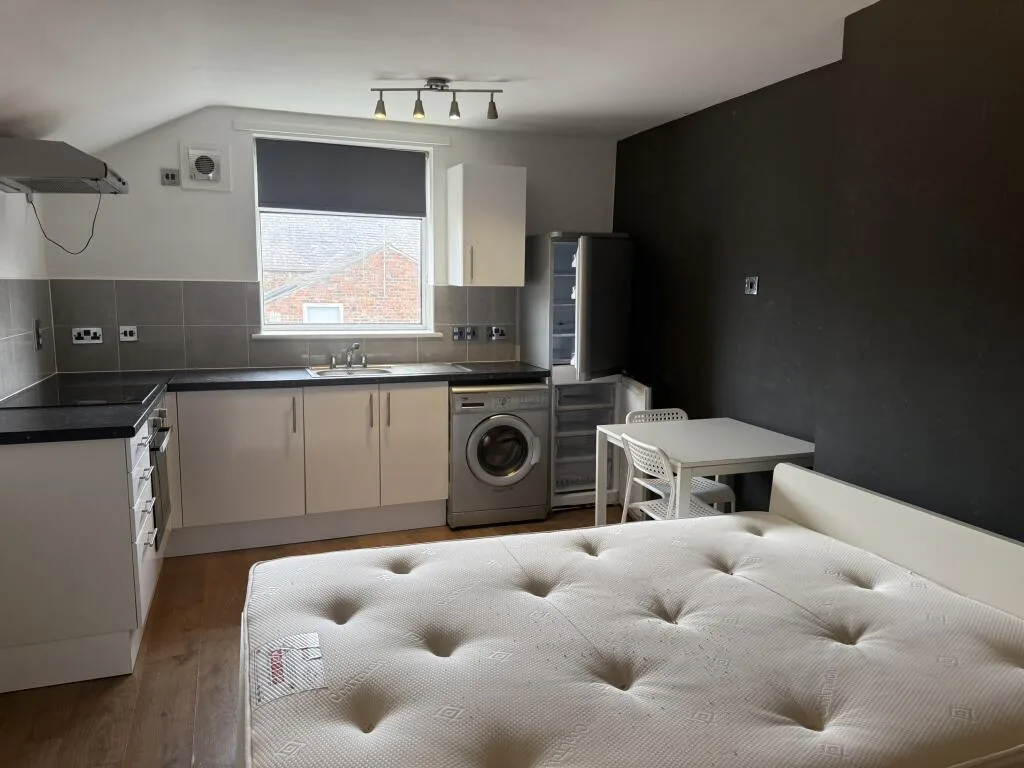 Studio flat for rent