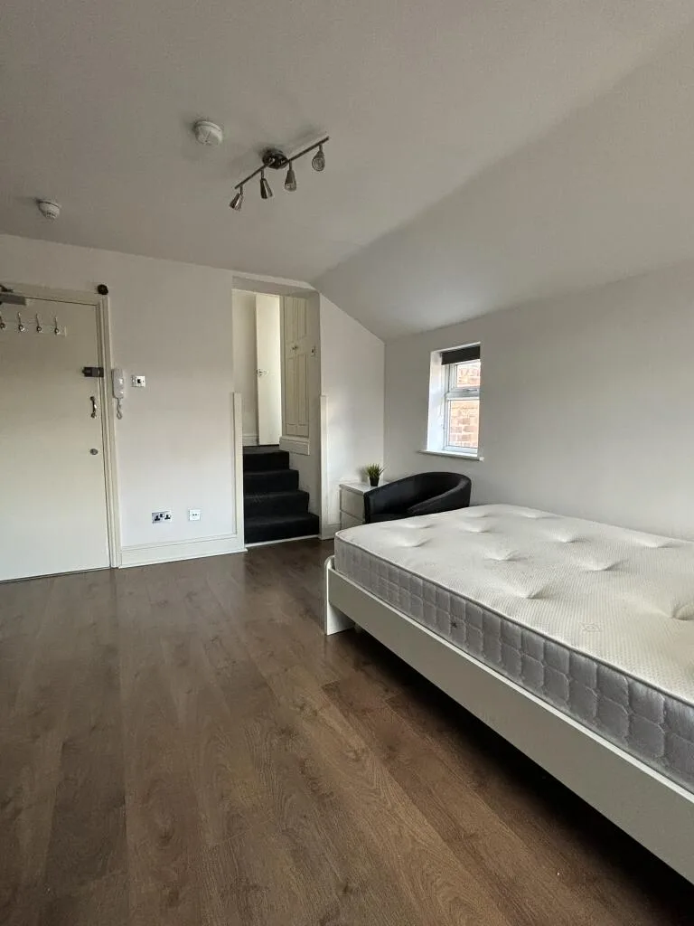 Studio flat for rent