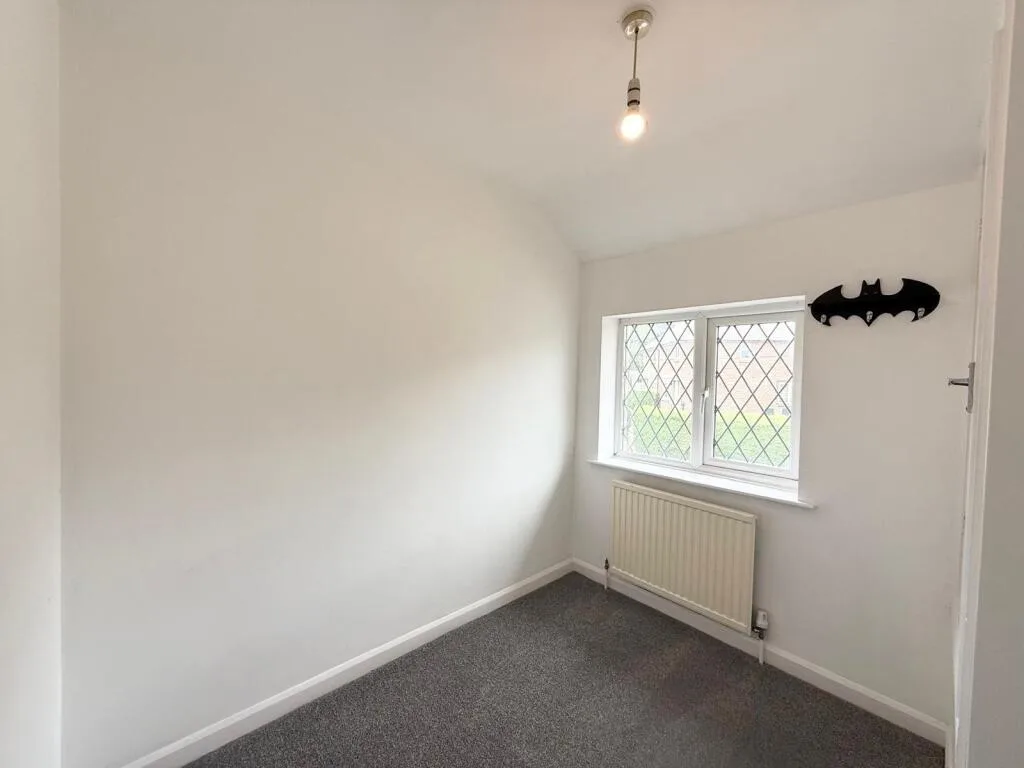 3 bedroom end of terrace house for rent