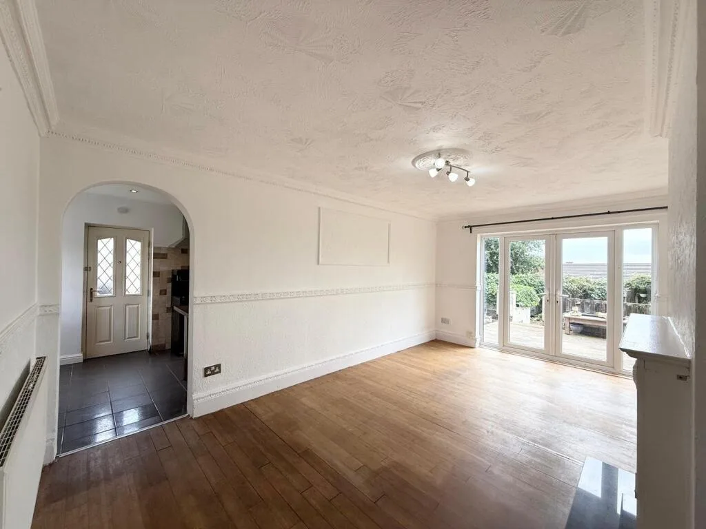 3 bedroom end of terrace house for rent