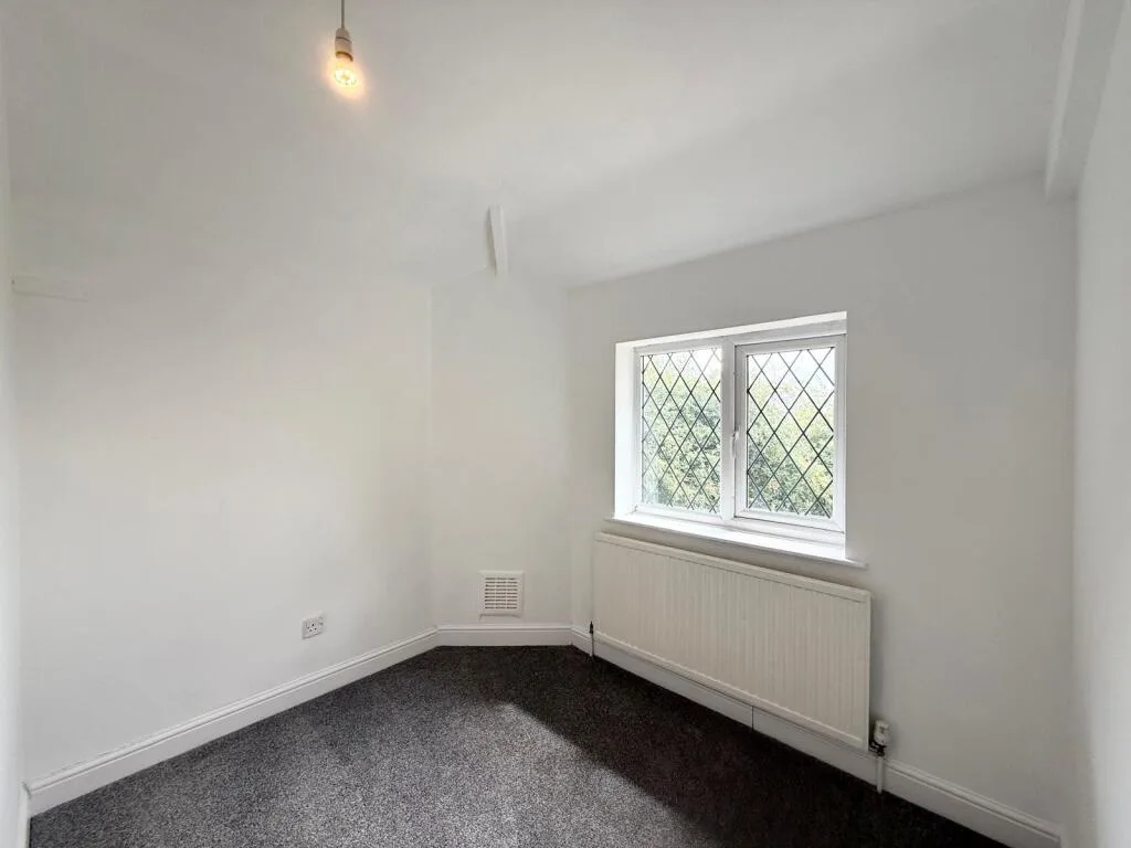 3 bedroom end of terrace house for rent