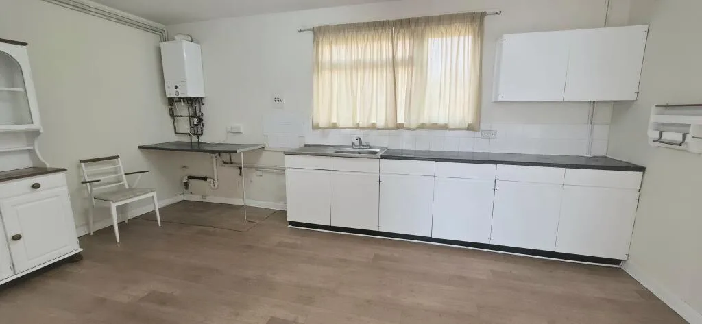 2 bedroom semi-detached house for rent